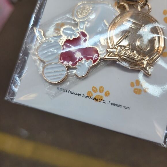 Brand New 70th Anniversary Peanuts Snoopy Keychain - Picture 8 of 8